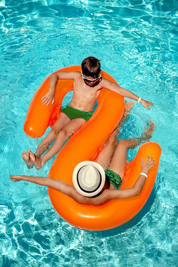 Pour un voyage inoubliable à Grignan : le passage au camping avec piscine dans la Drôme Provençale